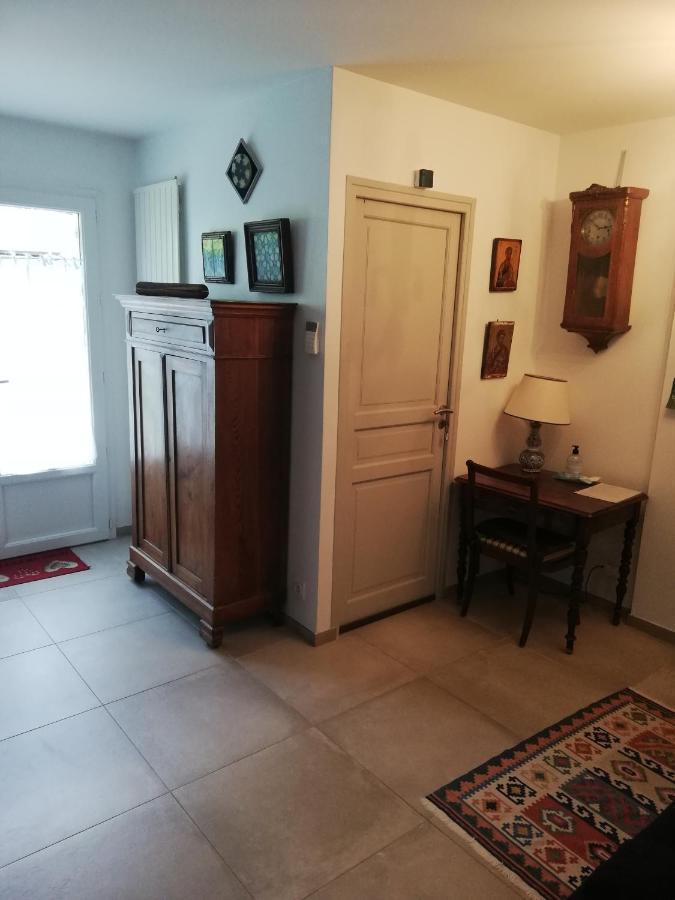 Appartement De Plain Pied Dans La Verdure Yerres Bagian luar foto